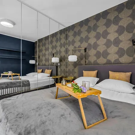 Praga - Parking, Terrace - By Rentujemy Apartmán Varšava